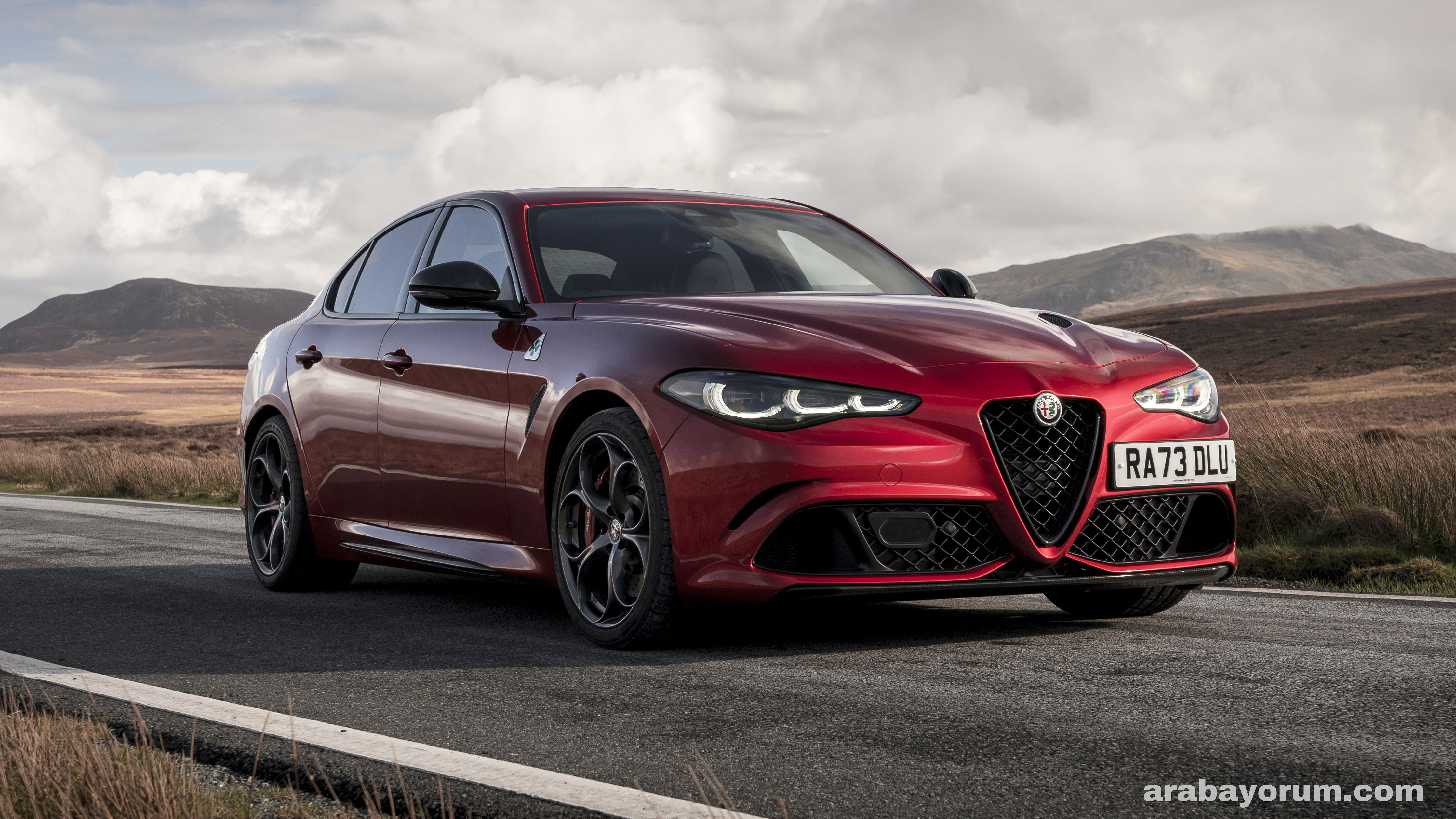 2026 Alfa Romeo Giulia Quadrifoglio Benzinli Sedan Nasıl Bir Seçim?