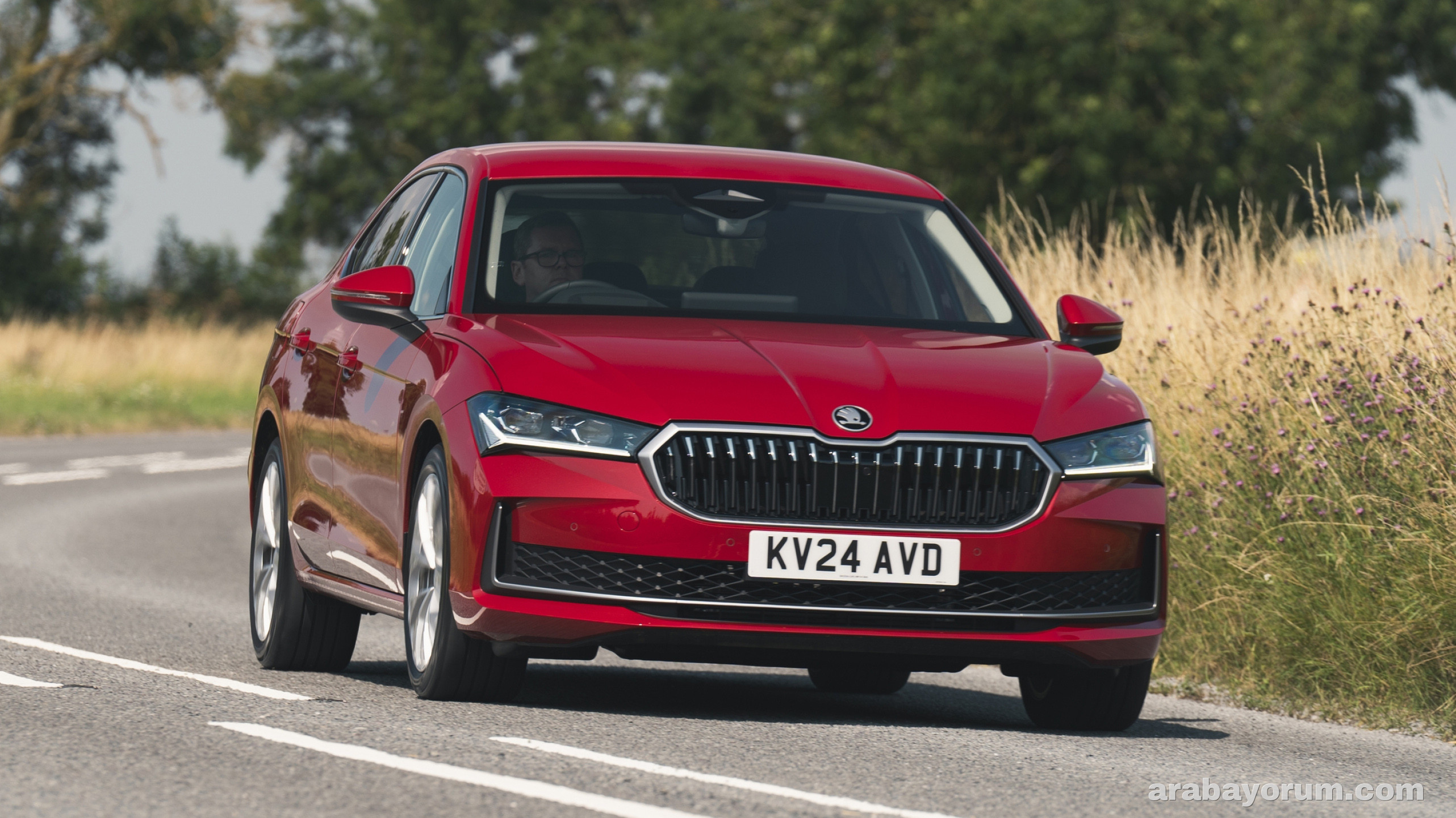 2026 Skoda Superb Hibrit Kimler İçin Uygun?