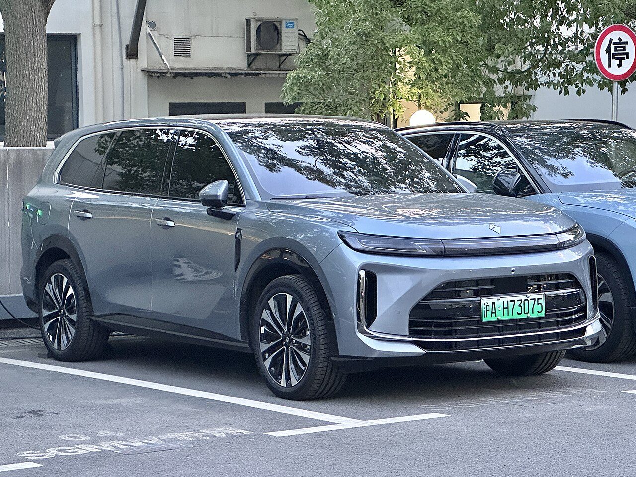 Huawei Huajing S İncelemesi: 6 Koltuklu PHEV SUV Özellikleri - fotoğraf 1