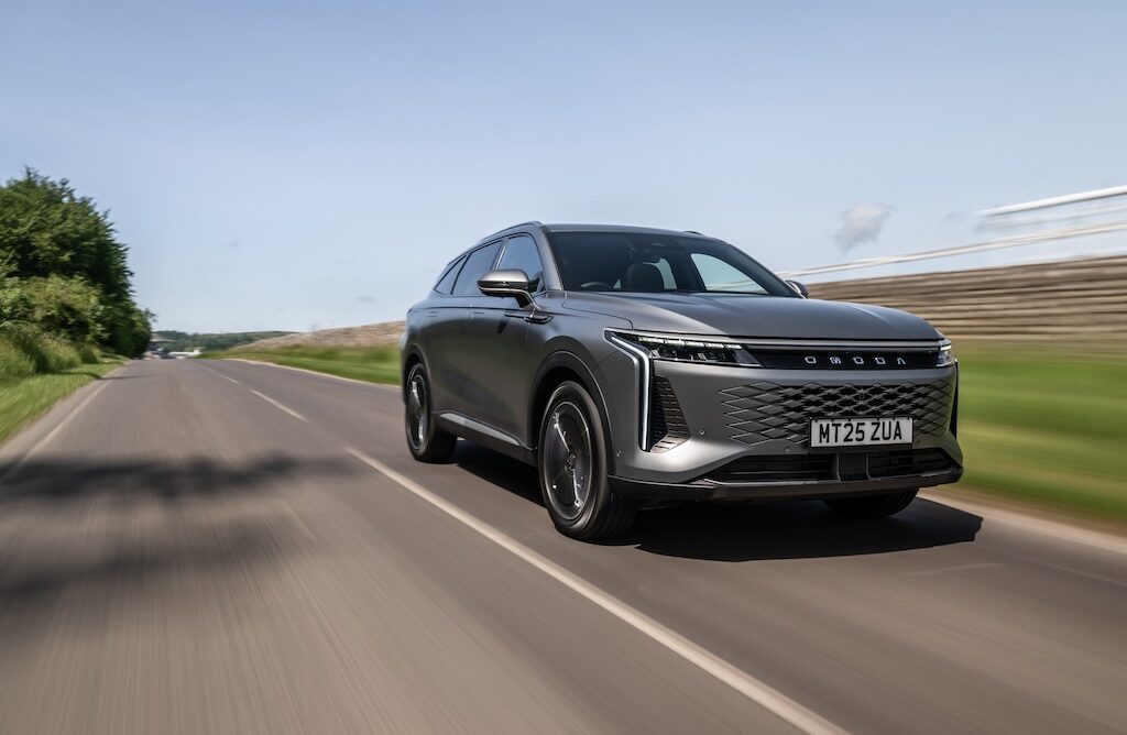 Omoda 9 SHS İncelemesi: Chery'nin Amiral Gemisi Hibrit SUV - fotoğraf 1