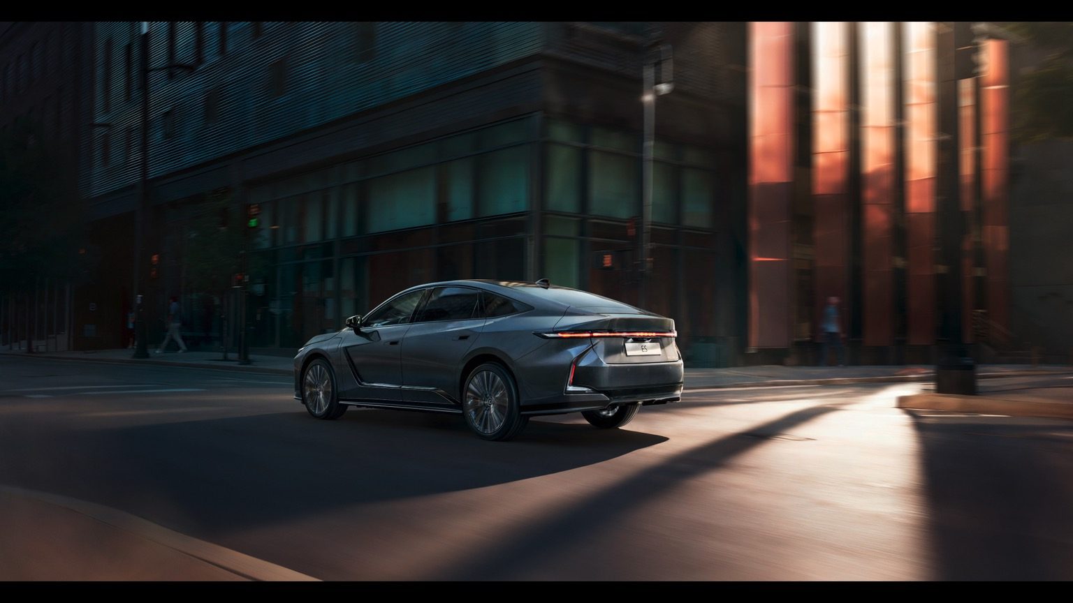 Lexus ES 500e İncelemesi: Menzil, Performans ve Fiyat - fotoğraf 1
