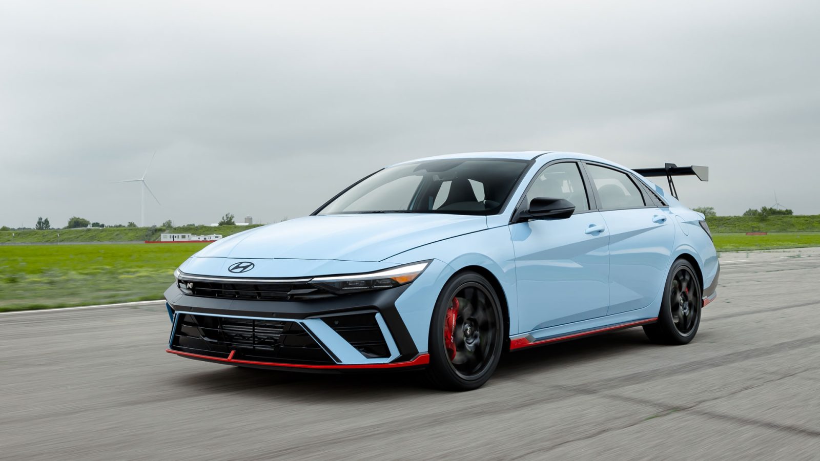 Hyundai Elantra N TCR: Yarış Otomobili ve TCR Edition Farkı Hyundai Elantra N TCR: Yarış Otomobili ve TCR Edition Farkı - fotoğraf 1