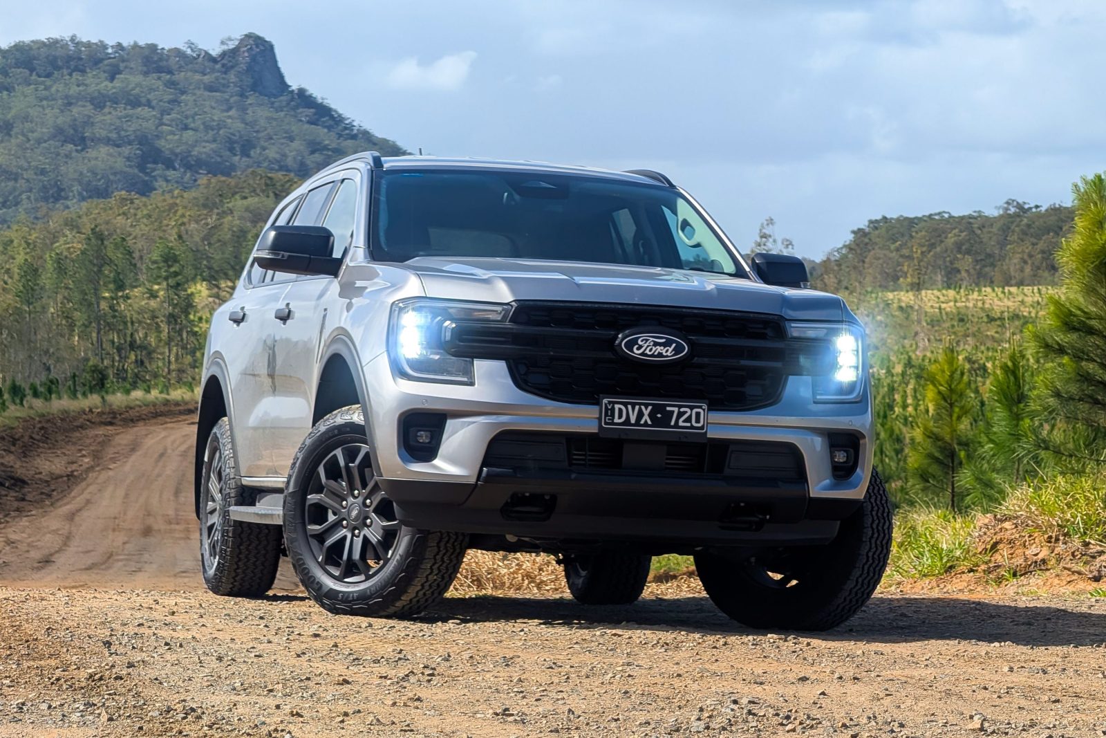 2027 Ford Everest: 4x4 Yeteneği ve Türkiye'ye Gelecek mi? 2027 Ford Everest: 4x4 Yeteneği ve Türkiye'ye Gelecek mi? - fotoğraf 1
