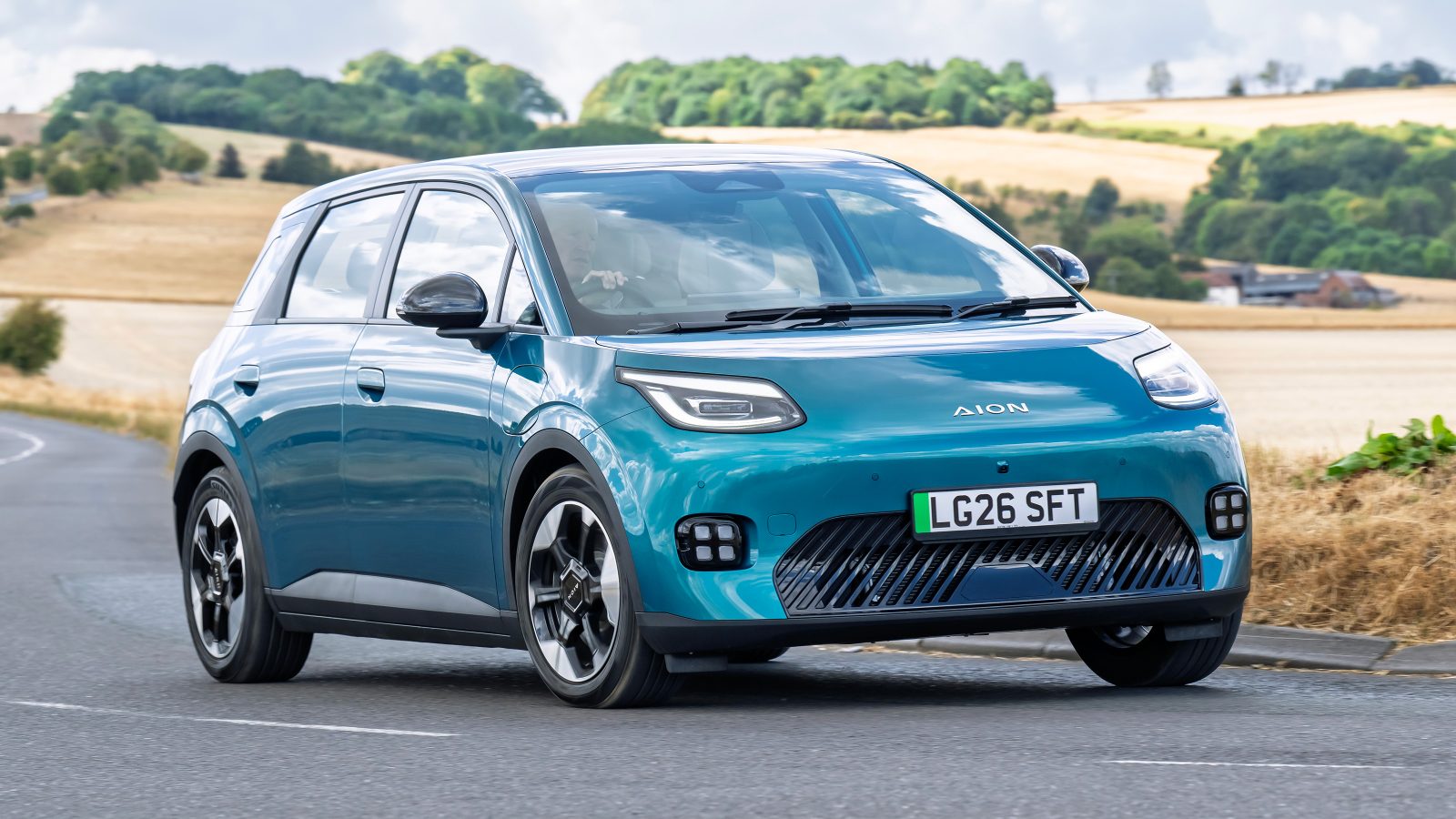 Aion UT İncelemesi: Elektrikli Hatchback'in Menzili ve Motoru - fotoğraf 1