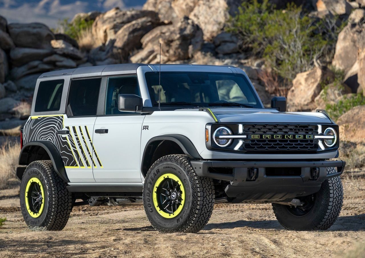 Ford Bronco RTR: HOSS ve 33 İnç Lastiklerle 4x4 Arazi - fotoğraf 1