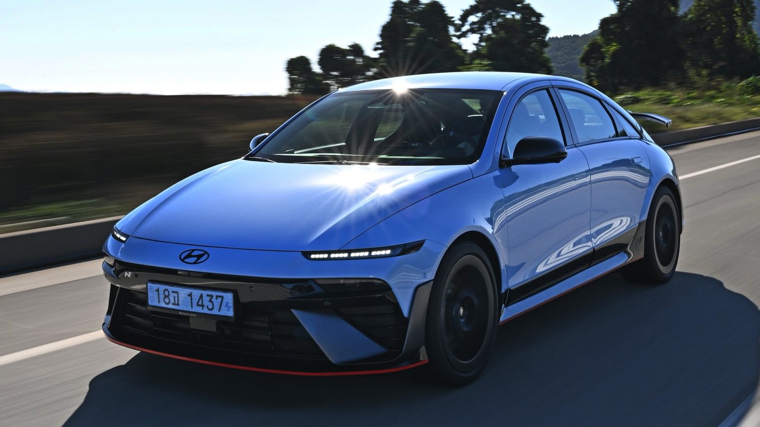 Hyundai IONIQ 6 İnceleme: Blue Link ve 896 km menzil - fotoğraf 1