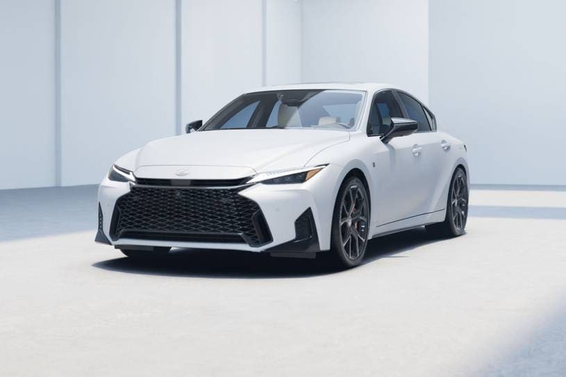 Lexus IS Benzinli Türkiye’de Satışta mı? - fotoğraf 1