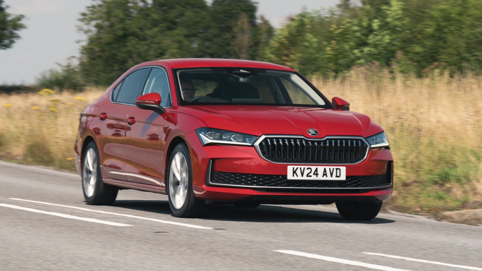 2026 Skoda Superb Hibrit Kimler İçin Uygun? - fotoğraf 1
