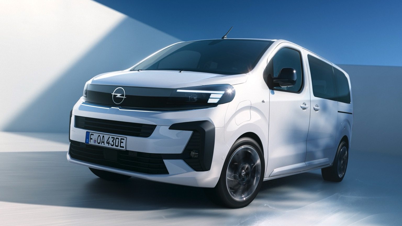 2026 Opel Zafira Elektrikli Kimlere Uygun? - fotoğraf 1