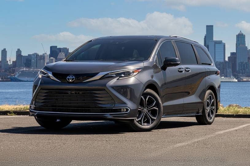 2026 Toyota Sienna Hibrit Aile Kullanımına Uygun mu? - fotoğraf 1