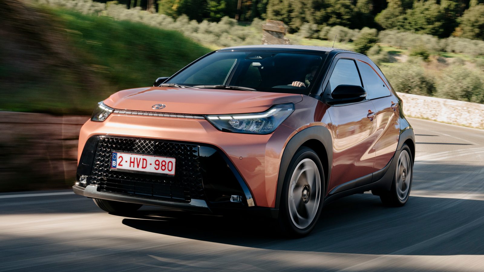 2026 Toyota Aygo X Hibrit Menzili Ve Şarjı Yeterli mi? - fotoğraf 1