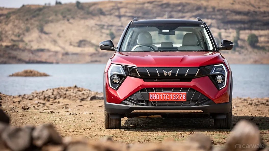 2026 Mahindra XUV 3XO AX5 Benzinli Neler Sunuyor? - fotoğraf 1