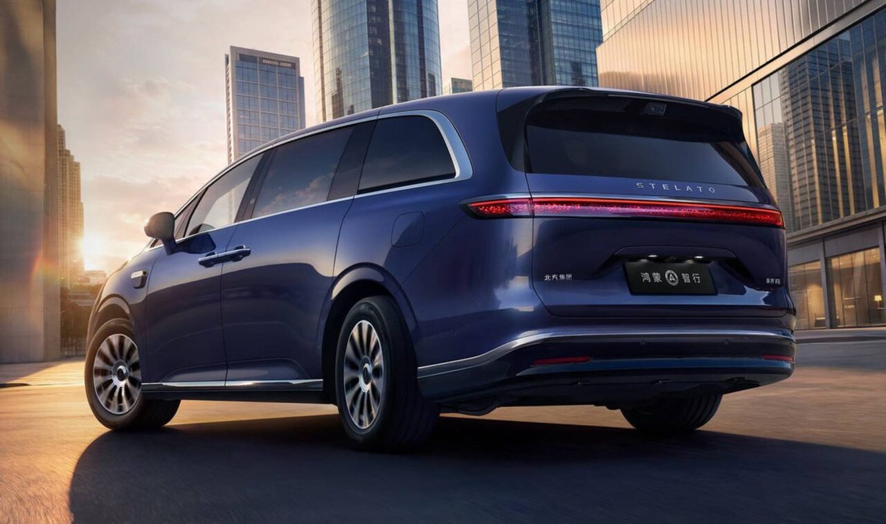 2027 Huawei Stelato V8 Elektrikli MPV Türkiye’ye Gelecek mi, Neler Sunuyor? - fotoğraf 1