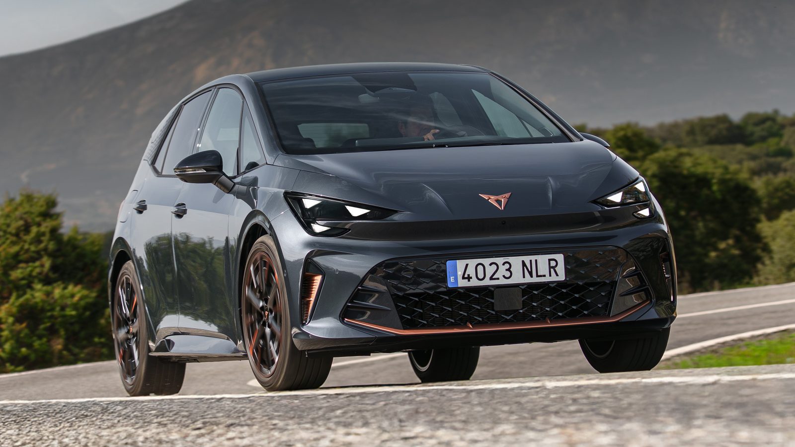 2026 CUPRA Born Elektrikli Alınır mı? Günlük Kullanımda Neler Sunuyor? - fotoğraf 1