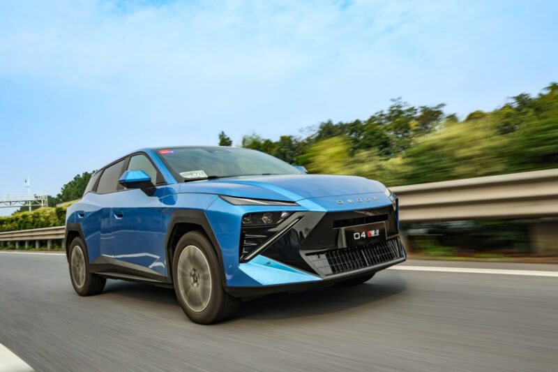 2027 Omoda 4 Hibrit Testi: 224 HP Güç ve 5,4 L/100 km Tüketim - fotoğraf 1