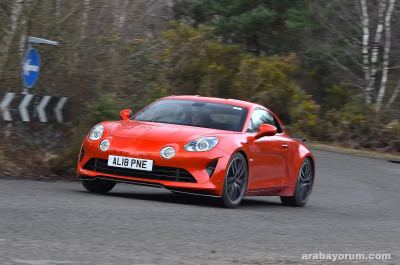 2026 Alpine A110 Benzinli Coupe Alınır mı, Türkiye’de Neler Sunuyor?