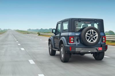 Mahindra Thar OG Yenilendi: Jeep Wrangler'a Benzeyen Off-Road SUV - fotoğraf 12