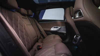 Mercedes-Benz C 300 4MATIC: Yeni Nesil Elektrikli C-Serisi Kapıda - fotoğraf 36