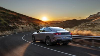 Mercedes-Benz C 300 4MATIC: Yeni Nesil Elektrikli C-Serisi Kapıda - fotoğraf 7