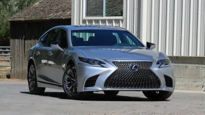 Lexus LS 500: Twin-Turbo V6 Gücüyle Lüksün Zirvesinde - fotoğraf 1