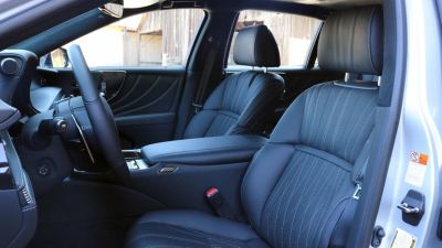 Lexus LS 500: Twin-Turbo V6 Gücüyle Lüksün Zirvesinde - fotoğraf 13