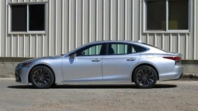 Lexus LS 500: Twin-Turbo V6 Gücüyle Lüksün Zirvesinde - fotoğraf 2