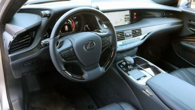 Lexus LS 500: Twin-Turbo V6 Gücüyle Lüksün Zirvesinde - fotoğraf 7