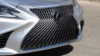 Lexus LS 500: Twin-Turbo V6 Gücüyle Lüksün Zirvesinde - fotoğraf 9