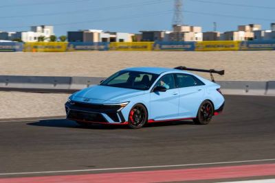 Hyundai Elantra N TCR: Yarış Otomobili ve TCR Edition Farkı - fotoğraf 4