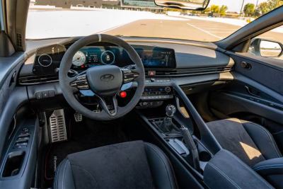 Hyundai Elantra N TCR: Yarış Otomobili ve TCR Edition Farkı - fotoğraf 9