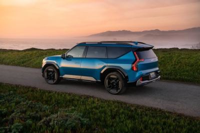 Kia EV9 İncelemesi: 563 km WLTP Menzil, 800V Şarj ve 6/7 Koltuklu SUV - fotoğraf 17