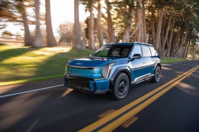 Kia EV9 İncelemesi: 563 km WLTP Menzil, 800V Şarj ve 6/7 Koltuklu SUV - fotoğraf 20