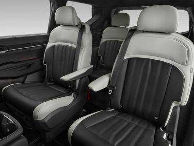 Kia EV9 İncelemesi: 563 km WLTP Menzil, 800V Şarj ve 6/7 Koltuklu SUV - fotoğraf 67