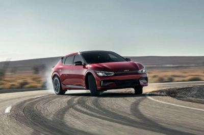 Kia EV6 İncelemesi: 428 km WLTP Menzil, 800V Şarj ve Türkiye Donanımı - fotoğraf 21