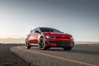 Kia EV6 İncelemesi: 428 km WLTP Menzil, 800V Şarj ve Türkiye Donanımı - fotoğraf 22