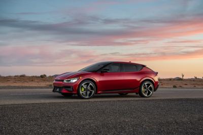 Kia EV6 İncelemesi: 428 km WLTP Menzil, 800V Şarj ve Türkiye Donanımı - fotoğraf 4