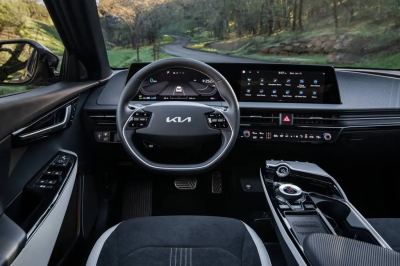 Kia EV6 İncelemesi: 428 km WLTP Menzil, 800V Şarj ve Türkiye Donanımı - fotoğraf 7
