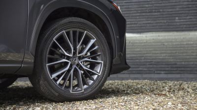 2027 Lexus NX Türkiye'ye Ne Zaman Gelecek? 100 km Menzil - fotoğraf 8
