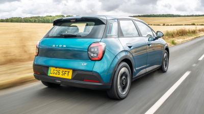 Aion UT İncelemesi: Elektrikli Hatchback'in Menzili ve Motoru - fotoğraf 4