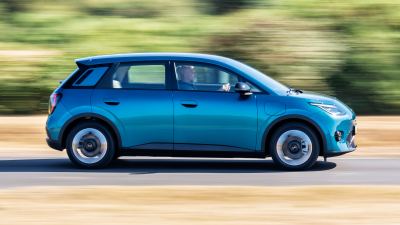 Aion UT İncelemesi: Elektrikli Hatchback'in Menzili ve Motoru - fotoğraf 5