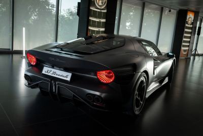 Alfa Romeo 33 Stradale Perla Nera: Tek Örnek Siyah Süper Otomobil - fotoğraf 9