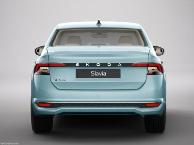 Yeni Skoda Slavia Makyajı: Özellikleri, Motoru ve 8 İleri Otomatiği - fotoğraf 4