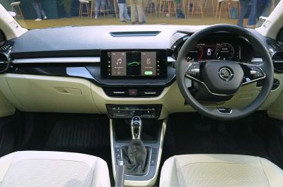 Yeni Skoda Slavia Makyajı: Özellikleri, Motoru ve 8 İleri Otomatiği - fotoğraf 9