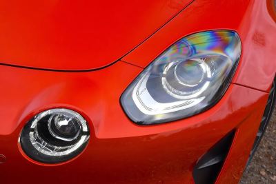 Alpine A110: Hafifliğiyle Öne Çıkan Spor Otomobil İncelemesi - fotoğraf 12