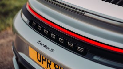 Porsche 911 Turbo S Cabriolet: 711 PS Hibrit Performansı - fotoğraf 12