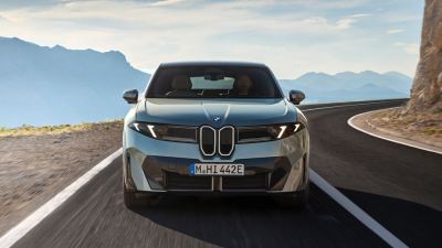 BMW iX4 2027: 828 km Menzil ve Neue Klasse Teknolojisi - fotoğraf 10