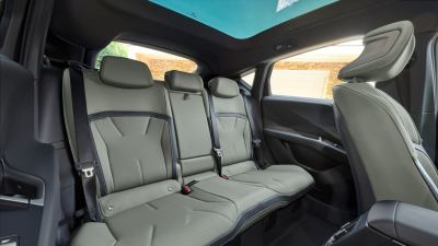 BMW iX4 2027: 828 km Menzil ve Neue Klasse Teknolojisi - fotoğraf 15