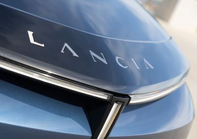 Lancia Gamma 2027 İncelemesi: Türkiye’ye Gelecek mi? - fotoğraf 8
