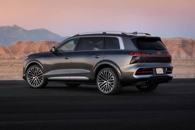 2027 Audi SQ9 Benzinli SUV Motor Gücü ve Performansı Nasıl? - fotoğraf 7