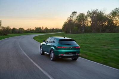 Alfa Romeo Tonale Incelemesi: Benzinli SUV Ne Sunuyor? - fotoğraf 1